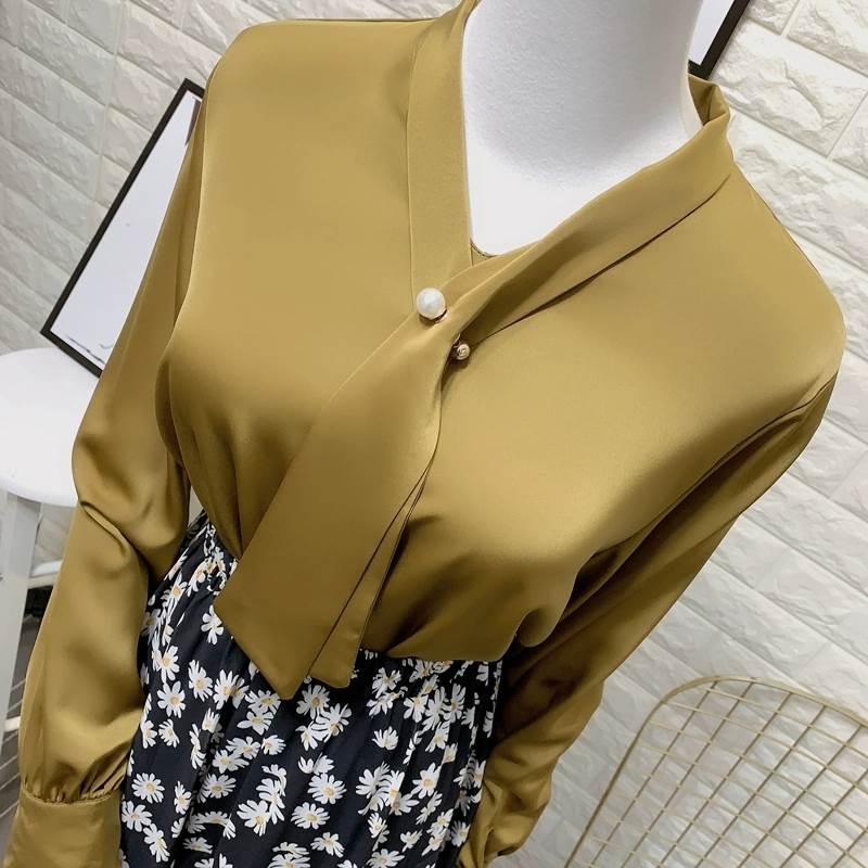 ブラウス シャツ トップス 送料無料 サテン 長袖 襟付き 光沢 レディース かわいい 大人可愛い きれいめ 上品 こなれ感 シンプル カジュアル 主役級 存在感 個性的 お出かけ エレガント フォーマル コーデ フリーサイズ ブラウス イエロー ブルー レッド ピンク ブラック