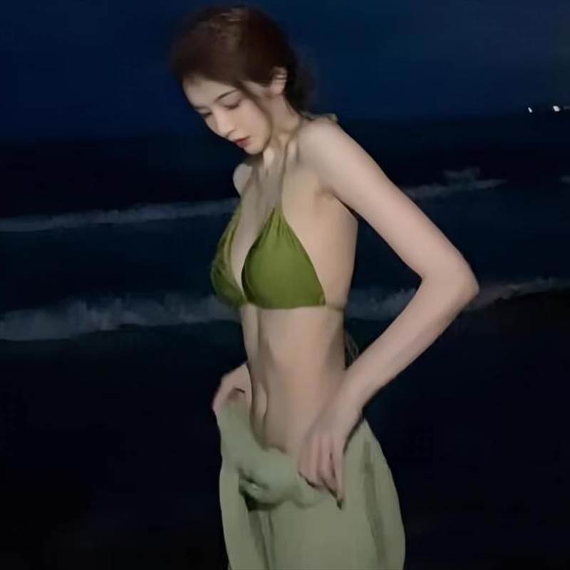 ビキニ 水着 スイムウェア セパレート 送料無料 紐 ホルターネック 胸元 レディース かわいい 大人可愛い きれいめ 上品 こなれ感 シンプル カジュアル 主役級 存在感 個性的 セクシー モダン 夏 ビーチ プール リゾート ガーリー 海 ビキニ グリーン ブラック S M L モテ