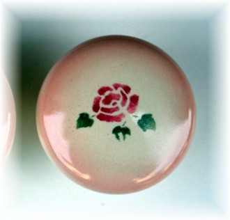 ■マニー 陶器ノブ Mローズ 【アリスの時間】★