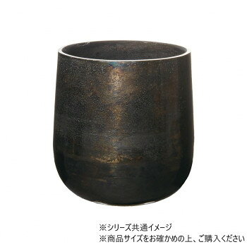 ■北海道・沖縄・離島へのお届けは別途送料を請求させていただきます。 ■製品の仕様・画像・パッケージは、変更される場合があります。 ■当店では在庫をメーカーと共有しており、商品によっては欠品の場合がございます。 　万一、ご注文頂きました商品が欠品の場合はご連絡させていただきます。 ■ご注文確定後のキャンセル不可です。 ■ラッピング（包装）対応不可です。重圧感と高級感のある、アルミニウム花器です。※水をお使いの場合はセロハン等をお使いください。※水を入れると化学反応がおこり、商品に穴が開きます。サイズΦ15×H16cm、口径:Φ13.5cm個装サイズ：20×18×18cm重量0.8kg個装重量：500g素材・材質アルミニウム生産国インド 広告文責（ホライズン・03-5843-9512)fk094igrjs