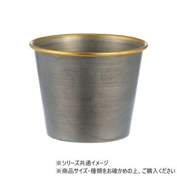 ■北海道・沖縄・離島へのお届けは別途送料を請求させていただきます。 ■製品の仕様・画像・パッケージは、変更される場合があります。 ■当店では在庫をメーカーと共有しており、商品によっては欠品の場合がございます。 　万一、ご注文頂きました商品が欠品の場合はご連絡させていただきます。 ■ご注文確定後のキャンセル不可です。 ■ラッピング（包装）対応不可です。鉄製なのに水漏れしない花器です。シンプルで工業的だけれども、様々な生花やグリーンに合います。下部分に段差があるため、重ねておけます。もらいサビ※錆びの発生を抑える加工をしておりますが、鉄粉の付着やもらいサビにより錆の発生が早まる場合がございます。※ご使用前に水で内側(特に底の隅)を洗浄してからご使用いただくと、より錆びの発生抑制できます。個体差※色は個体差がございますが、お選びいただけません。また、不良対象とはなりません。※素材の特性上、炎天下では非常に熱くなる場合がございます。やけどにご注意ください。※色は個体差がございますがお選びいただけません。また不良対象とはなりません。 ※叩く際に、固いもの・鋭利なものをご使用になりますと傷がつく事がございますので、ご注意ください。※外れた際に下段が落下することがありますので、床から高くない位置で作業を行っていただき、商品や床に傷や凹みがつかないよう、床に段ボールなどの衝撃吸収材を置くことをお勧めします。サイズΦ10.5×H8cm個装サイズ：11.5×10.8×10.6cm重量約110g個装重量：110g素材・材質鉄生産国中国 広告文責（ホライズン・03-5843-9512)fk094igrjs
