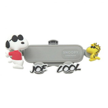 ■北海道・沖縄・離島へのお届けは別途送料を請求させていただきます。 ■製品の仕様・画像・パッケージは、変更される場合があります。 ■当店では在庫をメーカーと共有しており、商品によっては欠品の場合がございます。 　万一、ご注文頂きました商品が欠品の場合はご連絡させていただきます。 ■ご注文確定後のキャンセル不可です。 ■ラッピング（包装）対応不可です。エアコンの吹き出し口に背面のクリップで簡単に取り付けできます。360度回転可能なクリップで、縦横お好みの向きに調整して使用できます。スマートフォンを置くだけで、しっかりホールドされます。サイズW117×D95×H52mm個装サイズ：10×12×6cm重量約55g個装重量：60g素材・材質本体:ABS、マスコット:塩化ビニル仕様(c)Peanuts WorldwideLLC生産国中国 広告文責（ホライズン・03-5843-9512)fk094igrjs