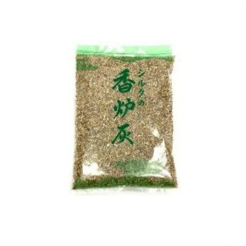 ■北海道・沖縄・離島へのお届けは別途送料を請求させていただきます。 ■製品の仕様・画像・パッケージは、変更される場合があります。 ■当店では在庫をメーカーと共有しており、商品によっては欠品の場合がございます。 　万一、ご注文頂きました商品が欠品の場合はご連絡させていただきます。 ■ご注文確定後のキャンセル不可です。 ■ラッピング（包装）対応不可です。金色の香炉灰です。サイズ個装サイズ：95×32×32cm重量個装重量：200g仕様内容量:約20g生産国日本 広告文責（ホライズン・03-5843-9512)fk094igrjs