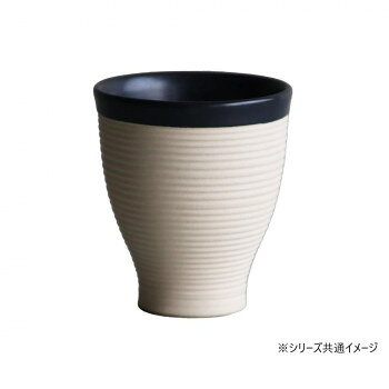 ■北海道・沖縄・離島へのお届けは別途送料を請求させていただきます。 ■製品の仕様・画像・パッケージは、変更される場合があります。 ■当店では在庫をメーカーと共有しており、商品によっては欠品の場合がございます。 　万一、ご注文頂きました商品が欠品の場合はご連絡させていただきます。 ■ご注文確定後のキャンセル不可です。 ■ラッピング（包装）対応不可です。職人が一つ一つロクロを使い繊細な線を入れることで唯一無二の存在感を醸し出します。マットな質感と手に持ちやすい形。食卓のアクセントにも。サイズφ65×70mm個装サイズ：8.9×6.9×6.9cm重量110g個装重量：110g素材・材質陶器仕様食洗機、電子レンジ:使用可(温め直しに限る)容量:50cc生産国日本 広告文責（ホライズン・03-5843-9512)fk094igrjs