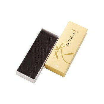■北海道・沖縄・離島へのお届けは別途送料を請求させていただきます。 ■製品の仕様・画像・パッケージは、変更される場合があります。 ■当店では在庫をメーカーと共有しており、商品によっては欠品の場合がございます。 　万一、ご注文頂きました商品が欠品の場合はご連絡させていただきます。 ■ご注文確定後のキャンセル不可です。 ■ラッピング（包装）対応不可です。日々に安らぎを生み出し、豊かさを演出。ライラックの花をモチーフに清楚で爽やかな、誰からも好まれる飽きることのない香りに仕上げました。サイズ長寸:約215mm個装サイズ：24×9×4cm重量個装重量：325g仕様内容量:254g燃焼時間:約40分生産国日本 広告文責（ホライズン・03-5843-9512)fk094igrjs