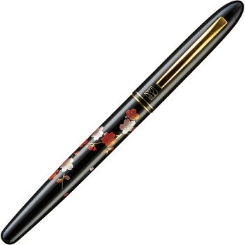 ■北海道・沖縄・離島へのお届けは別途送料を請求させていただきます。 ■製品の仕様・画像・パッケージは、変更される場合があります。 ■当店では在庫をメーカーと共有しており、商品によっては欠品の場合がございます。 　万一、ご注文頂きました商品が欠品の場合はご連絡させていただきます。 ■ご注文確定後のキャンセル不可です。 ■ラッピング（包装）対応不可です。日本の伝統工芸である蒔絵。その美しい模様を現代技術で再現しました。蒔絵独特の色彩と艶やかさをお届けします。ペン字タッチの手軽さで細く美しい和文字が表現できます。サイズ135×11mm個装サイズ：17.7×5.7×3cm重量12g個装重量：50g素材・材質本体・キャップ:アルミ、クリップ:SK、リフィル本体:PP、ぺん先:POM仕様水性染料インキリフィル式化粧箱入り(紙製)生産国日本 広告文責（ホライズン・03-5843-9512)fk094igrjs