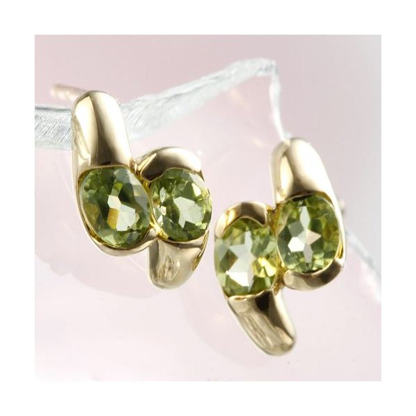 イブニングエメラルド K18YG（イエローゴールド）ペリドットピアス(4)