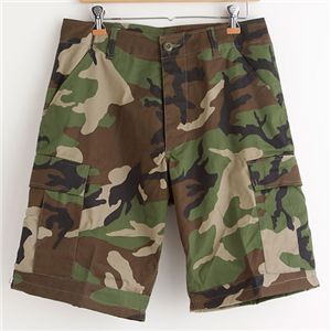 ■サイズ・色違い・関連商品■XS オリーブ■XS オリーブ■XS ウッドランド■S オリーブ■M オリーブ■L オリーブ■XL オリーブ■L ウッドランド[当ページ]■XL ウッドランド■XL オリーブ■L オリーブ■M オリーブ■S オリーブ関連商品の検索結果一覧はこちら■商品内容アメリカ軍採用B.D.U.ショートパンツのレプリカです。「BDU」とは、バトル・ドレス・ユニフォーム（Battle Dress Uniform）の略で、米軍の迷彩服の正式名称です。本格派ならではのすぐれた機能性を存分に楽しめます。動きやすさやタフな素材は当たり前。大小合わせて6個もポケットがあり、さらに、ウェストを調正出来るベルト、尻と膝に補強布で二重に補強されているあたりはさすがです。2個の大型のカーゴポケットには釦が付いています。一部リップストップの生地を採用しています。この素材は破れ伝染防止生地で、防止用糸が碁盤目の用に配置され、凹凸になっています。この凹凸が肌のべた付き感を低減する役目もしています。たっぷりあるポケットに、携帯、音楽プレーヤーなど小物を入れて持ち歩けるスグレモノ。釣り針、ルアー、ドライバーなどシーンに合わせて様々なものを自由に収納してくます。サイズ表示は大き目のアメリカサイズ表示になっていますので実寸を確かめ、充分注意して下さい。 ■商品スペック○商品名:アメリカ軍BDUカーゴショートパンツ○型番:NPB004YNSHOTO○カラー: ウッドランド○材質: 綿65% ポリエステル35% (デザートリップストップ:綿100%)○生産国:中国○サイズ:《Lサイズ》 ウエスト/約100cm 股下/約25cm 股上/約30cm ワタリ/約40cm ヒップ/約136cm※適応サイズではございません。目安となる実寸サイズとなります。○スペック:前立て/ボタン×4個 ポケット×6個ウェストアジャスターベルト付(約10cm絞れます) ベルトループ×6個○特記事項: 撮影時の状況(光の加減等)や、お客様のご自身のパソコン・モニター等の使用環境などにより、実際の商品と比較して色味が若干異なって見える場合もございます。予めご了承ください。 サイズ表示はアメリカサイズ表示になっています。実寸を御確かめの上、お買い上げ下さい。 サイズ違いによる返品・交換はお受け出来ません。予めご了承下さい。■送料・配送についての注意事項●本商品の出荷目安は【2 - 7営業日　※土日・祝除く】となります。●お取り寄せ商品のため、稀にご注文入れ違い等により欠品・遅延となる場合がございます。●本商品は仕入元より配送となるため、沖縄・離島への配送はできません。