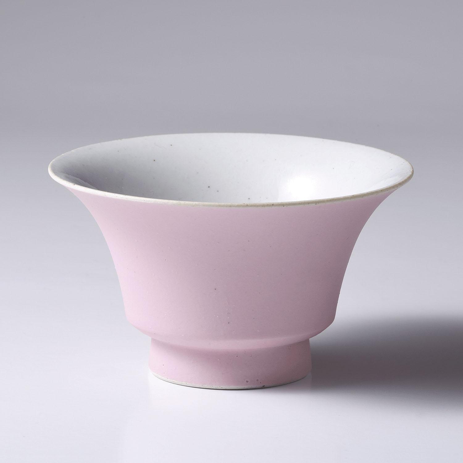 素材：陶器産地：日本サイズ：06桜色直径10.5×高さ6cm他店舗でも併売しているため、一部在庫切れが起きる場合がございます。そのため一部取り寄せとなり、遅延やキャンセルとなる場合がございます。