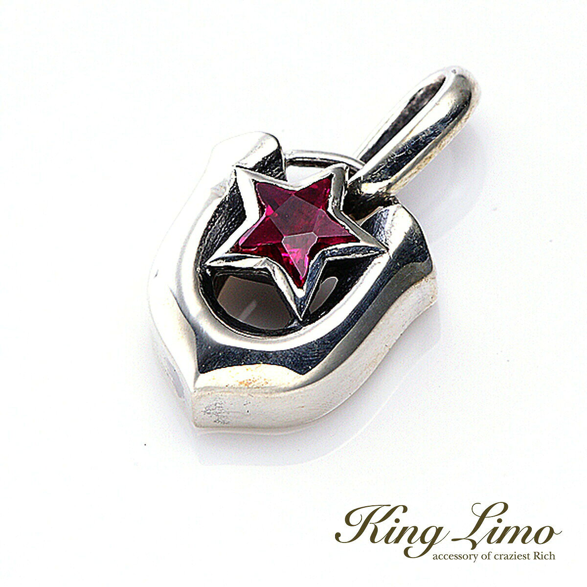 商品詳細 商品番号 [KL-KLCM12SR] ブランド King Limo/キングリモ 商品説明 ※こちらの商品は受注制作となります。お届けに3週間〜1ヶ月前後頂きますのでご了承下さい。 ※受注制作品につきましてはご注文後のキャンセル、商品の返品・交換はお受けすることができません。ご注文内容をよくご確認の上でご注文下さい。 人気のホースシューデザインにスターストーンをセッティングしたクラッシクワンスターチャーム 小ぶりなボリュームはラッキーチャームとして重ね付けして合わせる事ができます。 人気なデザインは、ギフトとしてもペアーとしてもオススメなアイテムです。 チェーン別売りになります。 データ サイズ： 高さ1.5cm×幅1.0cm ※チェーン別売り 素材： シルバー925 / シンセティックルビー 【ポイント】 King Limo キングリモ ブランド ロック パンク 洗練 大人 かっこいい きらきら ギラギラ スタンダード メンズアクセサリー メンズジュエリー レディースアクセサリー レディースジュエリー シルバー925 銀 silver 【シーン】 春 夏 秋 冬 カジュアル 普段着 普段使い 通学用 イベント ライブ デート お出かけ 旅行 【用途】 プレゼント ギフト 贈り物 【 おすすめギフト として】 誕生日 バースデー 誕生日プレゼント クリスマス xmas バレンタインデー 思い出 サプライズ 卒業祝い 入学祝い 就職祝い 入社祝い 成人式 成人祝い 記念日 父の日 母の日 【対象】 男性 彼氏 息子 兄 弟 夫 旦那 父 お父さん 祖父 男友達 紳士 メンズ 女性 彼女 娘 姉 妹 妻 奥さん 母 お母さん 祖母 女友達 婦人 レディース お友達 友人 高校生 大学生 社会人 大人 【年齢】 10代 20代 30代 40代 50代 60代 【その他】 楽天BOX受取対象商品 楽天市場 アクセサリー アクセ ジュエリー Accessory Jewelry big sale あす楽 あすらく メール便 DM便 装飾品 特別 人気 大人気 話題 ランキング ヒット トレンド こだわり 流行り 2022/2023/2024/2025/ 良品/高級/厳選/オシャレ/オススメ/安い/安価/格安/激安/やすい/リーズナブル/セール/SALE/専門店/取扱店/店舗/お店/ショップ/工房/新宿/東京都/関東/日本/JAPAN商品詳細 商品番号 [KL-KLCM12SR] ブランド King Limo/キングリモ 商品説明 ※こちらの商品は受注制作となります。お届けに3週間〜1ヶ月前後頂きますのでご了承下さい。 ※受注制作品につきましてはご注文後のキャンセル、商品の返品・交換はお受けすることができません。ご注文内容をよくご確認の上でご注文下さい。 人気のホースシューデザインにスターストーンをセッティングしたクラッシクワンスターチャーム 小ぶりなボリュームはラッキーチャームとして重ね付けして合わせる事ができます。 人気なデザインは、ギフトとしてもペアーとしてもオススメなアイテムです。 チェーン別売りになります。 データ サイズ： 高さ1.5cm×幅1.0cm ※チェーン別売り 素材： シルバー925 / シンセティックルビー