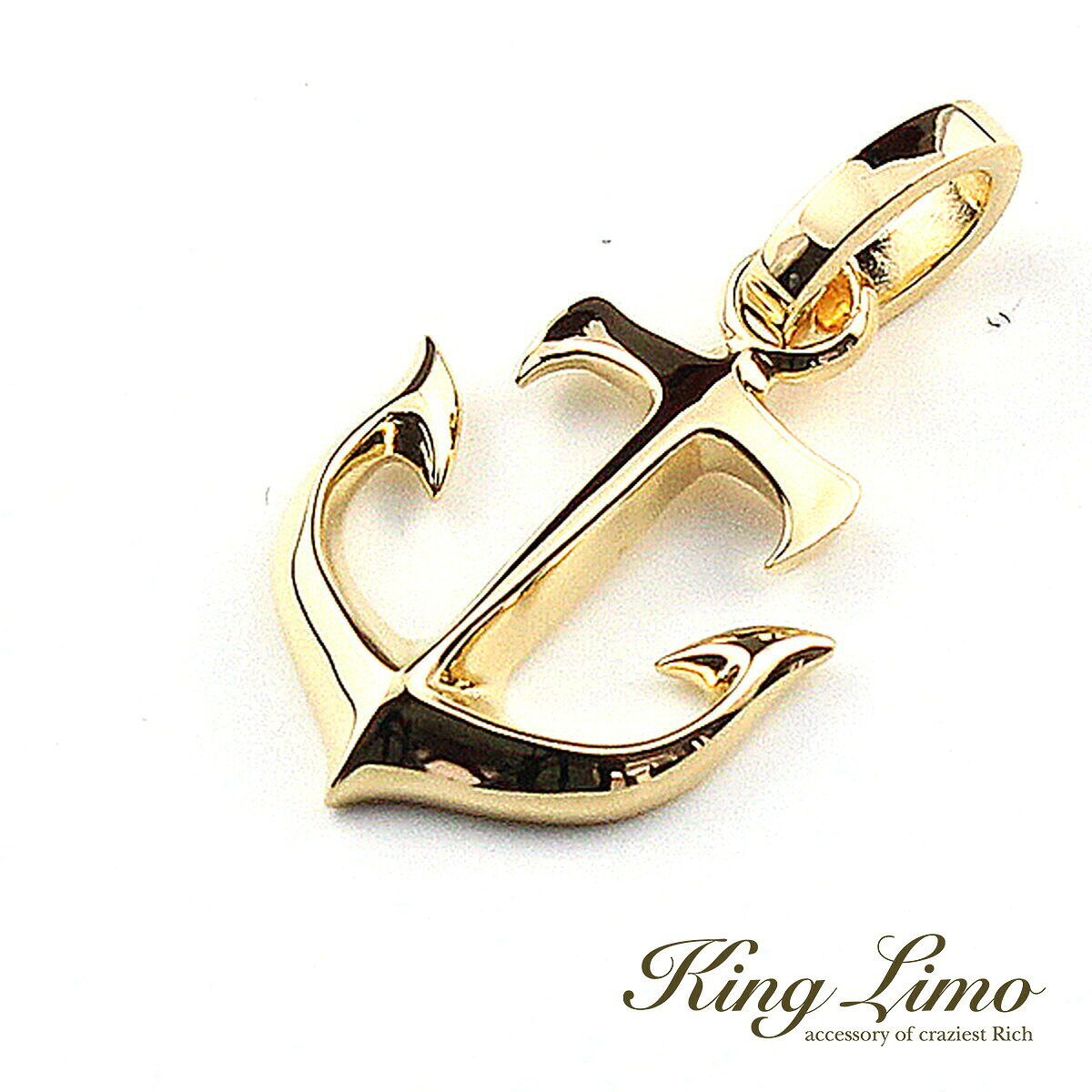商品詳細 商品番号 [KL-KLCM24G] ブランド King Limo/キングリモ 商品説明 ※こちらの商品は受注制作となります。お届けに3週間〜1ヶ月前後頂きますのでご了承下さい。 ※受注制作品につきましてはご注文後のキャンセル、商品の返品・交換はお受けすることができません。ご注文内容をよくご確認の上でご注文下さい。 ラッキーモチーフとして人気の錨モチーフを立体的な形に落とし込んだキングリモらしいフォルムに仕上がっています。 アンカーモチーフは様々な意味合いがありますが、人々が離れ離れにならないように互いの絆をしっかりと繋ぎ身につける人の気持ちが揺れ動くことなくしっかりと進むべき方向へ導いてくれるものと言われます。 しっかりと海底へ固定される錨と同じように、人生においてどんな困難に直面しても、まっすぐに立ち向かう強さや勇気、ぶれない意志、人生の荒波から身を守るアイテムとして人気のモチーフです。 データ サイズ： 高さ2.4cm×幅1.35cm 素材： シルバー925 / K18ゴールドコーティング 【ポイント】 King Limo キングリモ ブランド ロック パンク 洗練 大人 かっこいい きらきら ギラギラ スタンダード メンズアクセサリー メンズジュエリー レディースアクセサリー レディースジュエリー シルバー925 銀 silver 【シーン】 春 夏 秋 冬 カジュアル 普段着 普段使い 通学用 イベント ライブ デート お出かけ 旅行 【用途】 プレゼント ギフト 贈り物 【 おすすめギフト として】 誕生日 バースデー 誕生日プレゼント クリスマス xmas バレンタインデー 思い出 サプライズ 卒業祝い 入学祝い 就職祝い 入社祝い 成人式 成人祝い 記念日 父の日 母の日 【対象】 男性 彼氏 息子 兄 弟 夫 旦那 父 お父さん 祖父 男友達 紳士 メンズ 女性 彼女 娘 姉 妹 妻 奥さん 母 お母さん 祖母 女友達 婦人 レディース お友達 友人 高校生 大学生 社会人 大人 【年齢】 10代 20代 30代 40代 50代 60代 【その他】 楽天BOX受取対象商品 楽天市場 アクセサリー アクセ ジュエリー Accessory Jewelry big sale あす楽 あすらく メール便 DM便 装飾品 特別 人気 大人気 話題 ランキング ヒット トレンド こだわり 流行り 2022/2023/2024/2025/ 良品/高級/厳選/オシャレ/オススメ/安い/安価/格安/激安/やすい/リーズナブル/セール/SALE/専門店/取扱店/店舗/お店/ショップ/工房/新宿/東京都/関東/日本/JAPAN商品詳細 商品番号 [KL-KLCM24G] ブランド King Limo/キングリモ 商品説明 ※こちらの商品は受注制作となります。お届けに3週間〜1ヶ月前後頂きますのでご了承下さい。 ※受注制作品につきましてはご注文後のキャンセル、商品の返品・交換はお受けすることができません。ご注文内容をよくご確認の上でご注文下さい。 ラッキーモチーフとして人気の錨モチーフを立体的な形に落とし込んだキングリモらしいフォルムに仕上がっています。 アンカーモチーフは様々な意味合いがありますが、人々が離れ離れにならないように互いの絆をしっかりと繋ぎ身につける人の気持ちが揺れ動くことなくしっかりと進むべき方向へ導いてくれるものと言われます。 しっかりと海底へ固定される錨と同じように、人生においてどんな困難に直面しても、まっすぐに立ち向かう強さや勇気、ぶれない意志、人生の荒波から身を守るアイテムとして人気のモチーフです。 データ サイズ： 高さ2.4cm×幅1.35cm 素材： シルバー925 / K18ゴールドコーティング