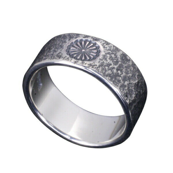 龍頭 菊紋 岩石丸鎚目 リング 幅8mm 14～27号 指輪 花 メンズ シルバー ギフト メンズリング 指輪/リング：［8mm幅］金鎚で一点一点叩いて模様を入れる、世界に一つのフルハンドメイドシルバーリング。 彼氏 伝統技法 人気 槌目 おしゃれ 鎚目