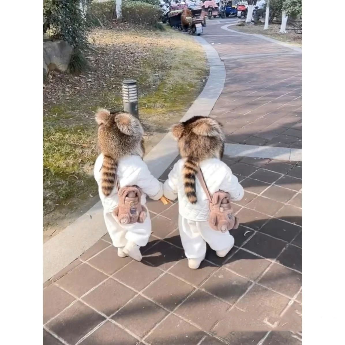 [ポイント10倍！]レディース 秋冬 アライグマ匹 帽子 耳当て帽 キャップ 小顔効果 親子子供 大人 大きいサイズ 防寒 56-58cm シンプル カジュアル 旅行 おしゃれ 可愛い 通勤 通学 母 誕生日 プレゼント 40代 50代 30代 20代
