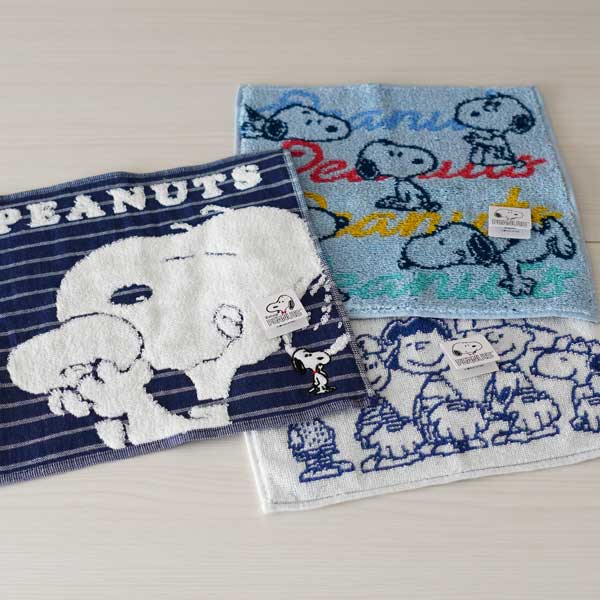 \4枚までクロネコゆうパケット可/ピーナッツ スヌーピー タオルハンカチ【 Design E 】PEANUTS SNOOPY ブルー/ホワイト/ネイビーブルーミング中西 《 ラッピングOK 》NET-B-6-2 108998/109117/125131