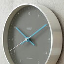 ライトブルーの針がアクセントの掛け時計