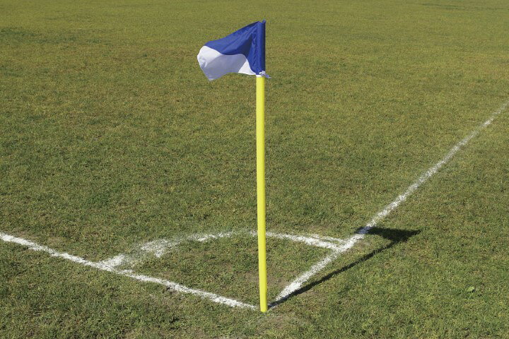 【11/30(日)20〜24時限定 ポイント2倍+LINEクーポン】三和体育 サッカー用コーナーフラッグ 固定式 4本..