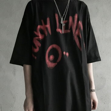 Tシャツ メンズ ストリート系 オシャレ ロング丈 スプレー 十字架 クロス ペイント ビックプリント 半袖 Tシャツ インポート オーバーサイズ 大きいサイズ 2020 春 夏 新作 個性的 V系 お兄系 ヴィジュアル系 ストリート系ファッション ホスト 衣装 モード系ファッション