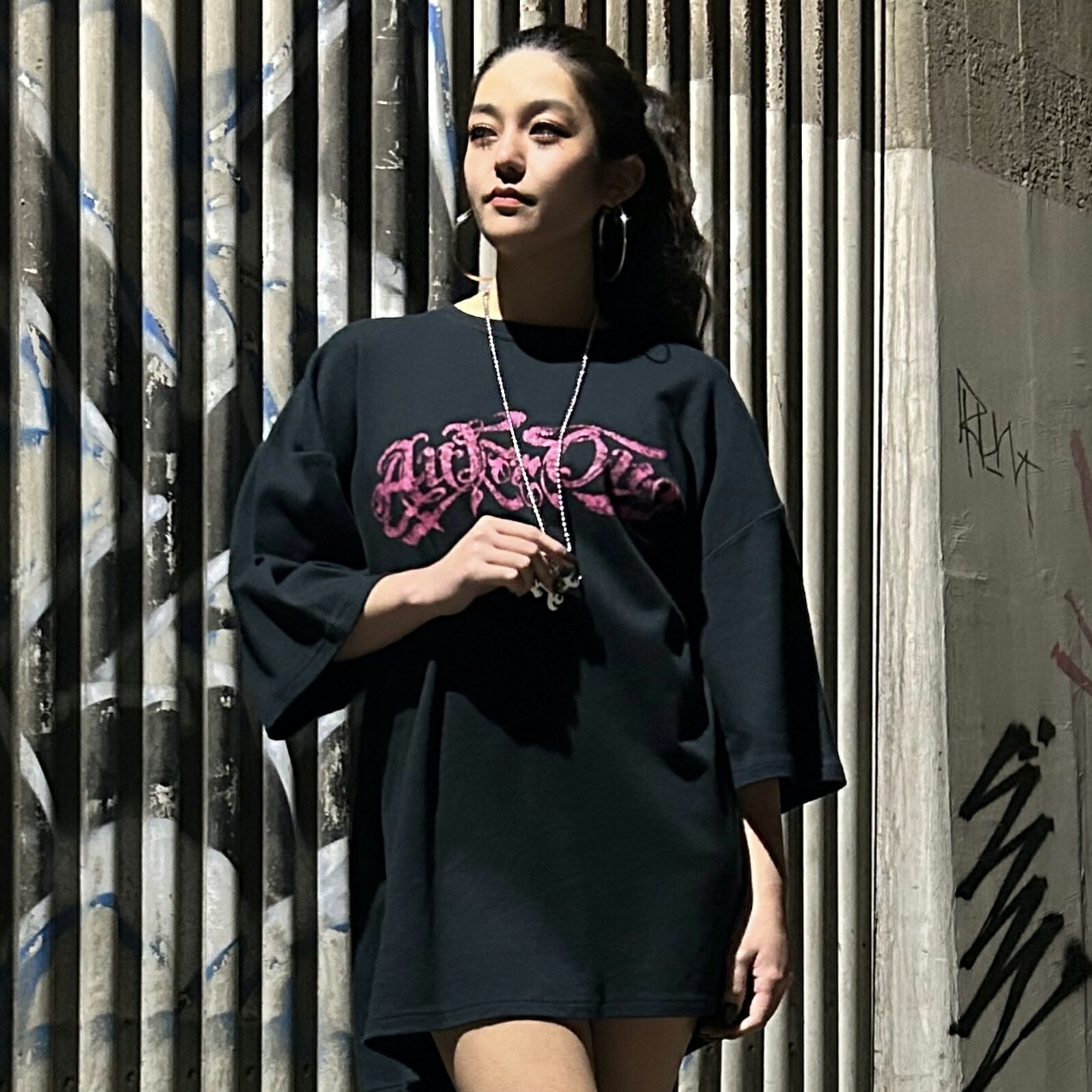 乐天商城 - 【AFO / UNISEX】 GRAZE S/S TEE 【BLACK / SHOCKING PINK】