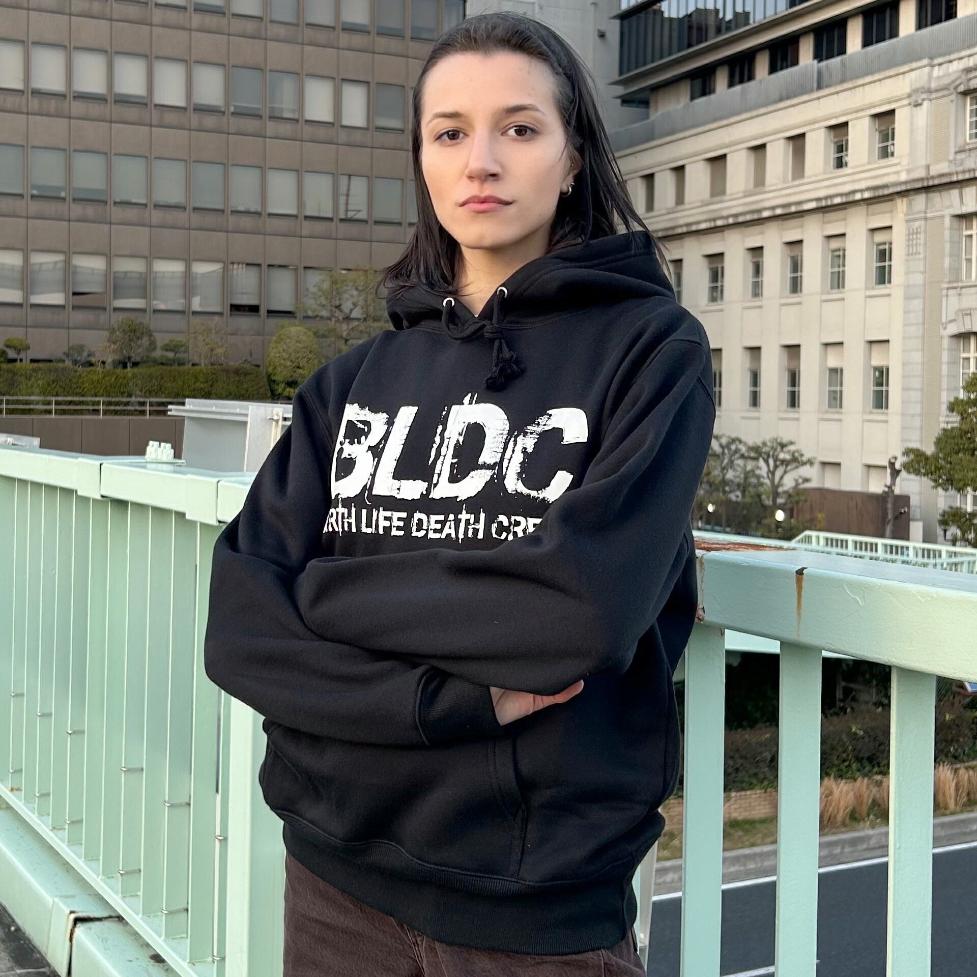 乐天商城 - 【AFO/UNISEX】BLDC PULL OVER HOODIE【BLACK】プルオーバーパーカー