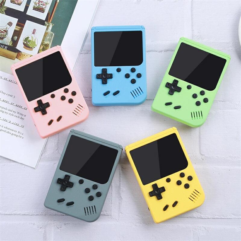 オールフォーワンの携帯ゲーム機 ポータブル 電子手持ち マカロンポケット レトロハンドヘルド 子供用 内蔵500 大人用 レトロ 贈り物 クリスマスプレゼントに適合 誕生日｜アングル2