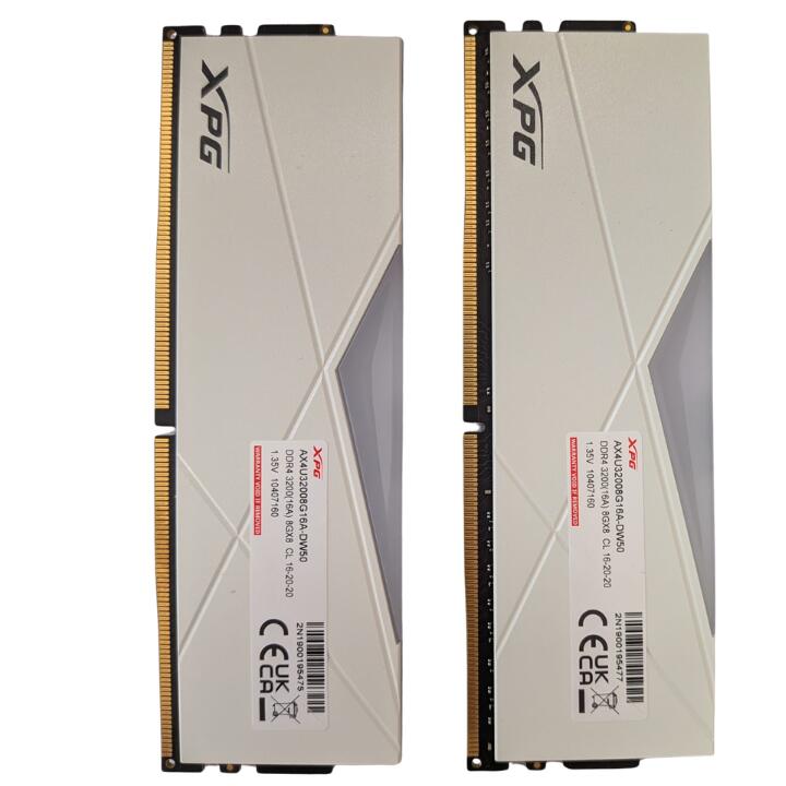 XPG SPECTRIX D50 RGB DDR4-3200 16GB 8GB×2 PC4-25600 デスクトップ用メモリ CL16 ホワイト ヒートシンク搭載 XMP2.0対応 AX4U32008G16A-DW50