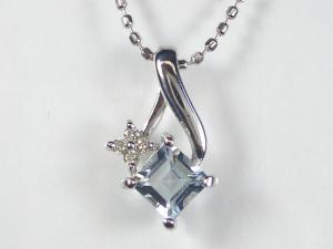 K18WGアクアマリン/ダイヤペン...