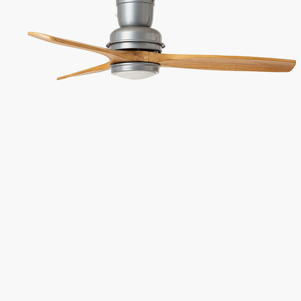 メーカー： HERMOSA / ハモサ シリーズ名：BAR WOOD CEILING FAN ■リモコン操作 LIGHT ON/OFF. 点灯/消灯 FAN OFF. ファンのみ停止 FAN 1(弱)/2(中)/3(強). 回転速度3段階調節可 REVERSE. 回転方向切替可(時計回り・反時計回り) [Size]　 　W1067 × H295 mm [Material] STEEL /WOOD [Weight] 4.5kg etc. LED 16W / 1200LM / 2700K [推奨適用畳数] LIGHT 3-4 畳 / FAN 12-14 畳 ■屋内専用器具 ■天井直付、簡易取付型 ■風速(OFF→低速→中速→高速) ■風向き切替(リモコン操作) ■調光器との併用不可 ■傾斜天井、舟形天井への設置不可 ■竿縁天井、格子型天井への設置不可 ※お取り寄せ商品となります。 ※ご注文後の返品・交換・キャンセルは出来ませんのでご了承ください。 ※勾配天井への取付けは不可となります。 ※シーリングファンの重量は約4.5kgです。 丸型・角型シーリングに対してシーリングファンを取付ける際は、天井強度の確認と取り付けを必ず電気工事にご依頼ください。 ※器具が落下する恐れがあります。 関連キーワード リビング 天井照明 一般住宅用 部屋 シーリングライト 扇風機 天井扇 照明器具HERMOSA　ハモサシーリングファンBAR WOOD CEILING FAN（バルウッドシーリングファン） ■特徴 特徴はなんといっても全長を短くしたデザイン。 天井高が高いところではなくてもご使用可能で、設置場所のバリエーションが広がります。 羽がウッドなのも柔らかい印象となり、 ウッドとアイアンという異素材を掛け合わせて他にないデザインです。 ウォールナットは、シックなデザインで高級感があります。 ナチュラルは、様々なお部屋に馴染んで空間を明るく演出します。 ブラックとホワイトは、 ウッドの羽をボディと同色に塗装し、金属の羽にはない立体感があります。 金属とウッドの異素材を同色で塗装することで、目新しいプロダクトになりました。 ホワイトのワンカラーはさっぱりとした印象で清潔感があります。 ブラックのワンカラーはクールでリッチなイメージです。 ヴィンテージグレーは、 ボディをヴィンテージグレー色に塗装することでマットな質感となり、 ウッドの羽と馴染みの良い雰囲気に仕上げています。 BAR WOOD CEILING FAN（バルウッドシーリングファン） CF-006DCBK CF-006DCNT CF-006DCWAL CF-006DCWH CF-006DCVGY