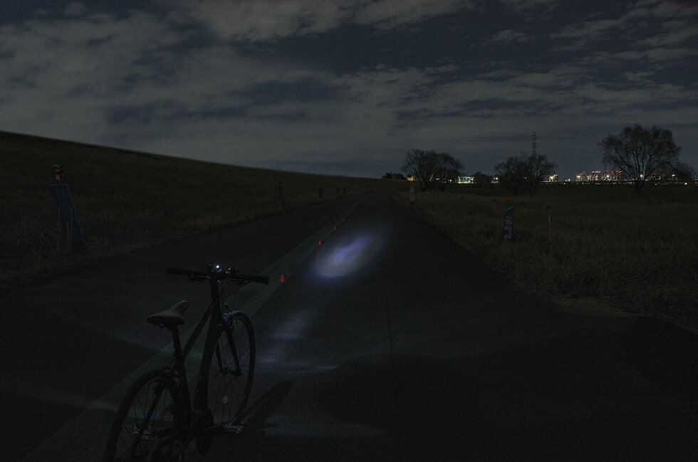 GENTOS　BLシリーズ　バイクライト　φ5mm白色LED　防滴仕様（IPX1準拠）　最大22lm　325cd　単3形アルカリ電池2個用（テスト用付属）　黒（ブラック）　BL310BK