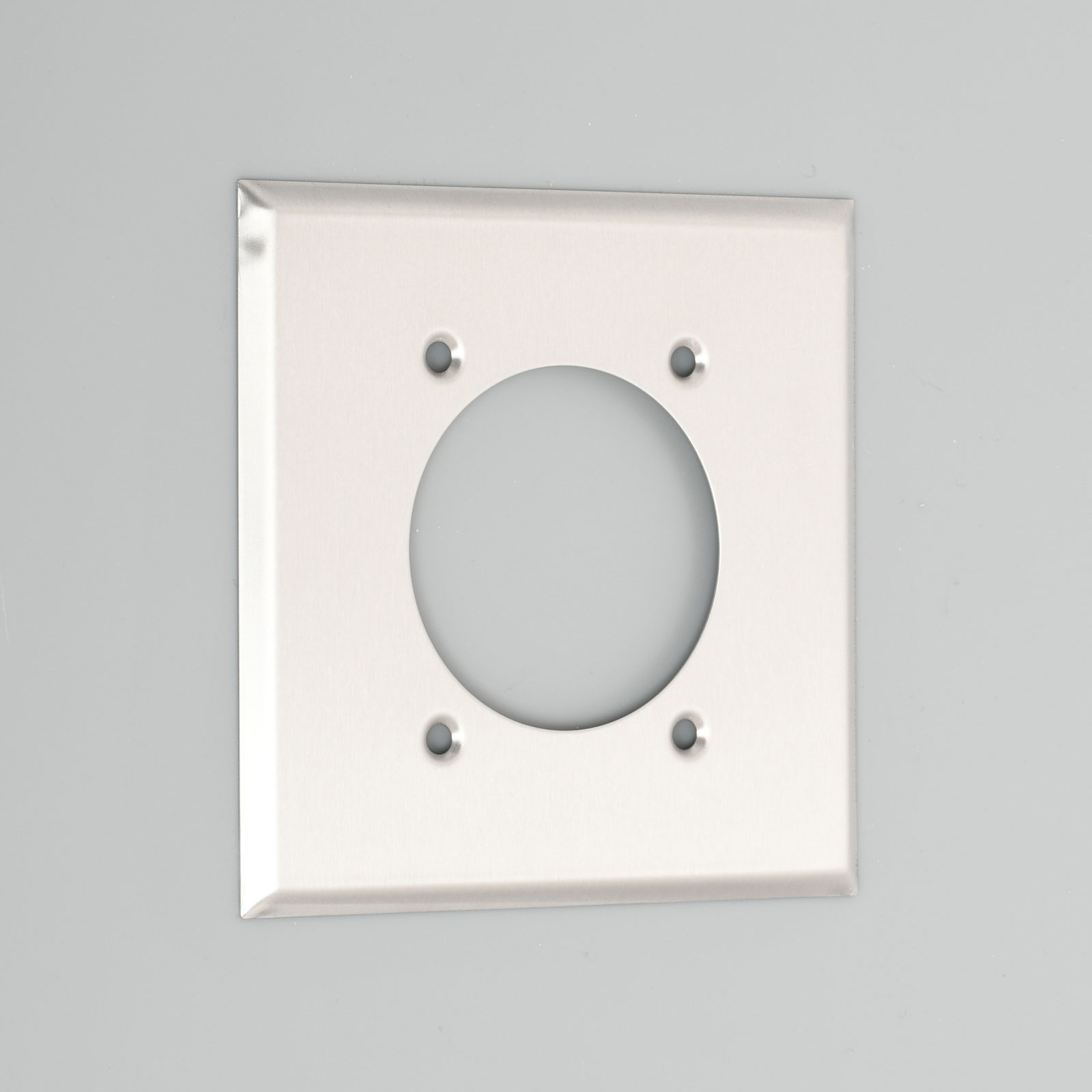 アメリカン電機　埋込コンセント用プレート ステンレス製　平刃形　2ヶ用ボックス用　Φ58.5穴×1　541S