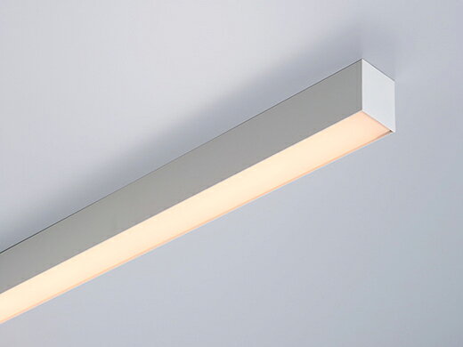 メーカー： DNL / DNライティング　 (旧ダイア蛍光 DAIA 旧ニッポ電機 NIPPO) シリーズ名：TRIM LINE　LED照明器具　TIM-FPL ※以下のオプション品は別途必要です。 ≪調光信号コード≫ 接続コードSKC2500片切り 渡りコードSKC ≪適合調光器≫ PDC1500T(3路スイッチ対応) PDC1000S(3路スイッチ対応) ※LEDにはバラツキがあるため、発光色、明るさが異なる場合があります。ご了承ください。 ※条件により、実際のカラーと異なって見えることがありますので、ご了承ください。 ※受注生産品のため、ご注文後2週間ほどお時間をいただきます。 ※受注生産品のため、ご注文後の返品・交換・キャンセルは出来ませんのでご了承ください。 関連キーワード LED間接照明 照明器具 間接光 建築化照明 LED ライト お店用 店舗用 店舗照明 ショールーム照明 ディスプレイ照明 コンパクト 調光 住宅用DNライティング TRIM LINE　LED照明器具一面発光タイプTIM−1503−FPL ■特徴 調光兼用型 一面発光タイプ 側面が発光せず“一面だけ”のフラットの光で、隙間の小さい埋め込みが可能です。 埋め込み取り付け可能 TIM‐ 1003 N ‐ F PL （例） 1 2 3 4 5 1.器具種別調光兼用型のLED照明器具 一面発光タイプ 2.長さ853 1003 1253 1503mmの4サイズ 3.光源色 L24=2400K 電球色 Ra83 L28=2800K 電球色 Ra83 L30=3000K 電球色 Ra83 WW=3500K 温白色 Ra86 W=4200K白色 Ra86 N=5000K 昼白色 Ra86 4.入力電圧100V〜242V 5.調光兼用型PWM調光5％〜100％ ※この商品は電気工事士による取付工事が必要です。 資格を有しない一般消費者は、取付・取替工事を行うことは法律上できません。 ≪取付方法≫※必ず電源を切ってから行ってください。 1．取付前の確認 ・器具質量に十分耐えるよう取付部の強度を確保してください。 【注意】 埋め込み最小施工寸法より大きい寸法で施工してください。 2. LEDモジュールの取り外し （1）本体底面からサイド板のツメをマイナスドライバーなどで押しながらサイド板を取り外してください。 （2）LEDモジュール端部を指でひっかけて引き出し、LEDモジュール全体を持って本体からゆっくり取り外してください。 【注意】LEDモジュールを強く引き出さないでください。 3. 器具の取り付け （1）電源用口のノックアウトを取り除いてください。側面はペンチ等を、底面はマイナスドライバー等を使用してください。 （2）器具を連結しない場合はサイド板を取り付けてください。 連結する場合は、連結する部分のサイド板を取り外してください。 ［ねじで取り付ける場合］ （3）平らな面に付属の取付ねじで取付穴を使用して器具が歪まないように確実に固定してください。 ［ボルトで取り付ける場合（1253、1503サイズのみ）］ （3）取付穴2を使用して器具が歪まないように確実に固定してください。 4. 器具の連結方法（器具を複数設置する場合） （1）2台目の器具本体を1台目の本体の端に合わせて取り付けてください。 このとき、取付ねじは仮締めにしてください。 （2）付属の連結パーツの△マークを結合部に合わせて押し込んでください。 （3）PUSH部分を押して本体にしっかり固定されていることを確認してください。 （4）2台目の器具本体の取付ねじを本締めしてください。 ・電源端子台間は電源ケーブル（別途必要）で接続してください。 ・結線が終わりましたら、電線、コネクタを器具内に収めてください。 ・器具間の配線は連結パーツ突起部の下側を通してください。 ・各器具の調光信号送りコネクタと調光信号コネクタを接続してください。 （ 器具間の配線を延長する場合、調光信号渡りコードSKC（別売）を使用してください。） 5. 電源・アース・調光器（PWM制御方式）の接続 （1）電源・アースの接続 ※電源ケーブルを外す場合は、マイナスドライバーでリセットボタンを押しながら引き抜いてください。 【注意】 電源線、アース線は1本ずつ引っ張って接続の確認をしてください。 ストリップしすぎると心線が金属に接触し、感電、漏電の原因となることがあります。 【注意】 アース線と電源線を間違えて接続しないようにしてください。 （2）調光信号の接続 調光信号接続コードSKC2500片切り（別売）を使用して調光信号と接続してください。 【注意】コネクタは器具内へ収納してください。 【注意】電源＆調光信号の送りをしない場合、送りコネクタは器具内へ収納してください。 6. LEDモジュールの取り付け （1）（落下防止ワイヤーを外した場合）落下防止ワイヤー引っ掛け金具に引っ掛けて吊り下げてください。 （出荷時は落下防止ワイヤーは引っ掛け金具に取り付けてあります。） （2）LEDコネクタ2とLEDコネクタ1を接続してください。 （3）LEDコネクタを器具内へ押し込み、電線と落下防止ワイヤーを挟み込まないようにLEDモジュールを押し上げ本体に取り付けてください。 ・ LEDモジュール全体を押して、磁石が確実に貼り付いていることを確認してください。 【注意】 取り付けに不備があると落下の原因となります。 【注意】LEDモジュールに取り付けられているスポンジは取り外さないでください。（1503サイズのみ取付）。 （4）サイド板が器具本体に確実に取り付けられていることを確認してください。 7. 電源の供給 ・すべての作業が終わりましたら電源を入れ、LEDが点灯することを確認してください。 ※クリックすると拡大します。 ※クリックすると拡大します。