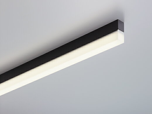 メーカー： DNL / DNライティング　 (旧ダイア蛍光 DAIA 旧ニッポ電機 NIPPO) シリーズ名：TRIM LINE　LED照明器具　TRE2-ADB ※以下のオプション品は別途必要です。 接続コードDK2P2500片切り 渡りコードSK2P 接続コード・渡りコード(調光信号コード) ≪交換用モジュール≫ TRIM LINE　TR2-1000 ≪適合調光器≫ BDC300（3路スイッチ対応） BDC300GS（逆位相タイプ・3路スイッチ対応） ※LEDにはバラツキがあるため、発光色、明るさが異なる場合があります。ご了承ください。 ※条件により、実際のカラーと異なって見えることがありますので、ご了承ください。 ※受注生産品のため、ご注文後2週間ほどお時間をいただきます。 ※受注生産品のため、ご注文後の返品・交換・キャンセルは出来ませんのでご了承ください。※吊り仕様をご希望の際はお問い合わせください。 関連キーワード LED間接照明 照明器具 間接光 建築化照明 LED ライト お店用 店舗用 店舗照明 ショールーム照明 ディスプレイ照明 光源交換型 コンパクト 調光 住宅用DNライティング TRIM LINE　LED照明器具TRE2-1000-ADB ■特徴 TRIM LINE LED照明器具（トリムライン） スクエア型カバー 位相調光型 ハイパワー・コンパクト型 LEDモジュール交換型 埋め込み取り付け可能 1500サイズで4430lmの明るさ ベース照明だけでなく間接照明にもおすすめです。 TRE2- 1250 L28 - （BK-） A DB （例） 1 234 5 1.長さ850 1000 1250 1500mmの4サイズ 2.光源色 L28=2800K 電球色 Ra83 L30=3000K 電球色 Ra83 WW=3500K 温白色 Ra86 W=4200K 白色 Ra86 N=5000K 昼白色 Ra86 H28=2800K 電球色 Ra96 H30=3000K 電球色 Ra96 H35=3500K 温白色 Ra96 H42=4200K 白色 Ra96 H50=5000K 昼白色 Ra96 3.本体色無記:白BK-:黒 4.入力電圧100V 5.調光兼用型位相調光1％〜100％ ※この商品は電気工事士による取付工事が必要です。 資格を有しない一般消費者は、取付・取替工事を行うことは法律上できません。 ≪寸法図≫ ≪取付方法≫　※必ず電源を切ってから行ってください。 1．LEDモジュールの取り外し ※取付穴をあけないでください。 ・LEDモジュールを引っ張り、LEDモジュール接続ばねを接続ばね受けから外してください。 【注意】中央を持たないでください。（破損の原因） 2. 器具の取り付け ・電源用口のノックアウトを取り除いてください。側面はペンチ等を底面は器具内側からマイナスドライバー等を使用してください。 ・平らな面に付属の取付ねじ（3.5×20mm トラスタッピングねじ）で取付穴を利用して器具が歪まないように確実に固定してください。 3. 器具の連結方法（器具を複数設置する場合） ・器具を近接して設置する場合は、各器具の電源送りコネクタと電源コネクタを接続してください。 ・器具間の配線を延長する場合、渡りコード SK2P（別売）を使用してください。 ・アース送りコードとアース接続端子を圧着してください。 4. 電源と調光器（位相制御方式）の接続 下記の結線が終わりましたら、電線、コネクタを器具内へ収納してください。器具を下向きで取り付けるときは、配線補助金具で電線を固定してください。 【注意】LEDモジュール接続ばねを収納する箇所には電線を固定しないでください。 （1）電源の接続 照明器具の電源コネクタを切断して調光器を介し電源を接続し、接続部は器具内へ収納してください。 【注意】調光器の取り扱いについては、調光器の取扱説明書をご覧ください。調光範囲1％〜100％。 【注意】調光器から照明器具までの配線長は30m以内としてください。 【注意】調光器のつまみを暗くなる方へ絞りきったとき、BDC300Sは消灯しますが、BDC300GSは消灯しません。 （2）アースの接続 アース線とアース接続端子を圧着してください。 5. LEDモジュールの取り付け 1．LEDモジュール接続ばねを起こした状態で、本体の接続ばね受けに引っかけて吊り下げてください。 2．LEDコネクタIIとLEDコネクタIを接続し、器具内へ押し込み、電線を挟み込まないようにLEDモジュールを押し上げ本体に取り付けてください。 【注意】取り付けに不備があると落下の原因となります。 【注意】保護部材は取り外さないでください。 6. 電源の供給 ・すべての作業が終わりましたら電源を入れ、LEDが点灯することを確認してください。 ※クリックすると拡大します。