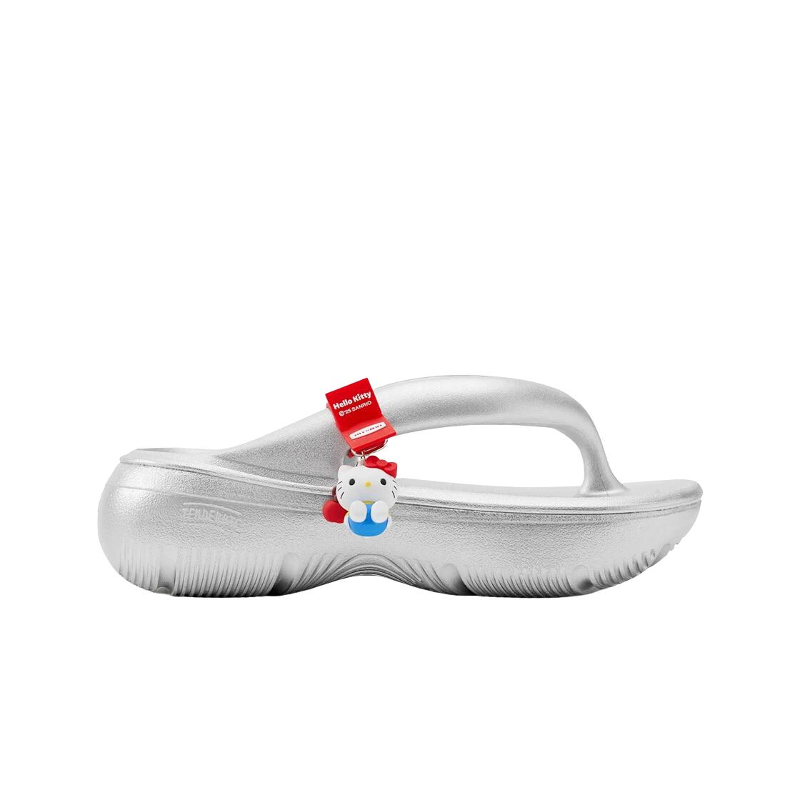 日本未入荷 Taw&Toe x Sanrioトーアンドトーサンリオ フリップフロップ サンダル ビーチサンダル スリッパ シルバー レディースサンダル Flip Flop Zerovity Plumpy Hello Kitty Charm Tag Set Silver