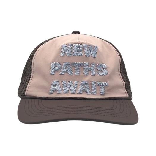 Rakuten - 日本未入荷 Alex Zono x Woodz アレックス・ゾノ × ウッズ 新たな道が待つ トラッカーハット ベージュ New Paths Await Trucker Hat Beige 韓国で人気