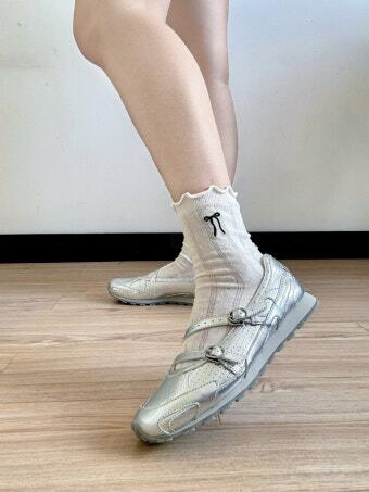 Rakuten - 日本未入荷 Mizuno LG 60S MJ D1GH253002 ミズノ シルバー バレーシューズ D1GH253002