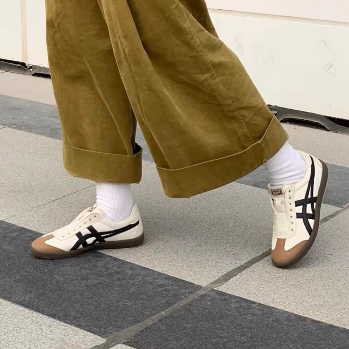 Rakuten - 日本未入荷 Onitsuka Tiger Tokuten Slip-On オニツカタイガー トクテン スリップオン ホワイトブラウン 男女兼用スニーカー White Brown 1183C248-200