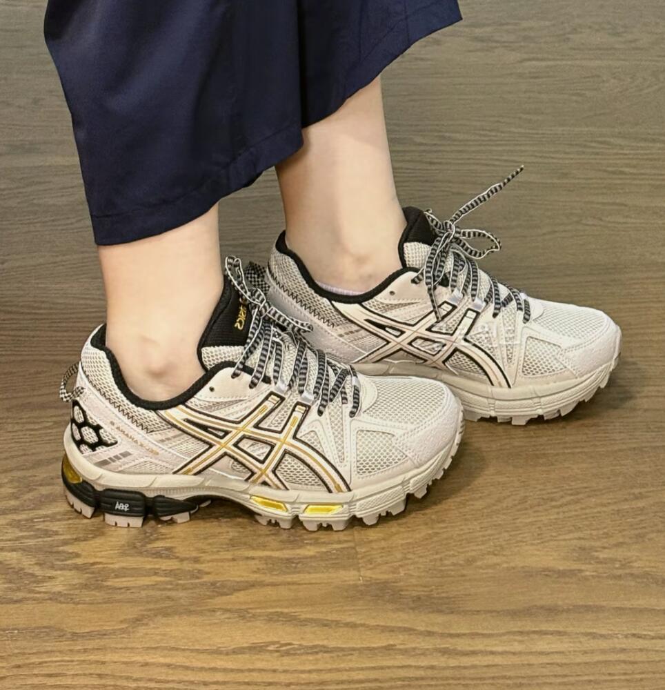 日本未入荷 ASICS Gel-Kahana 8 アシックス ゲル カハナ8 ブラウン 1012A978-201 男女兼用スニーカー 日本に無いスニーカー