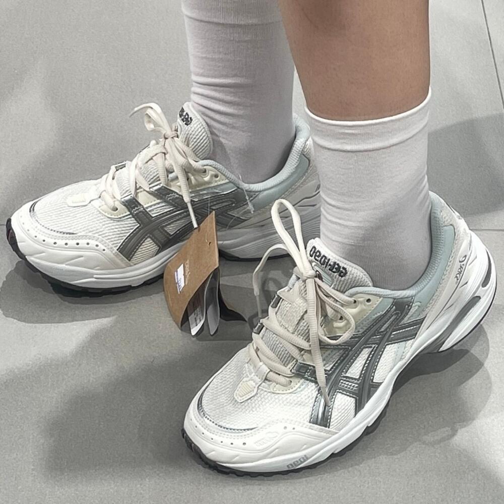 乐天商城 - 日本未入荷 Asics Gel 1090 Silver Beige アシックス ゲル1090 シルバー 男女兼用スニーカー 1203A243-104