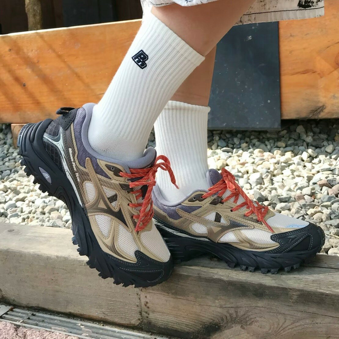 Rakuten - 日本未入荷 Mizuno FIYI ミズノ フィーイー TL V2 カーキー 男女兼用スニーカー ランニングシューズ Khaki D1GH251908