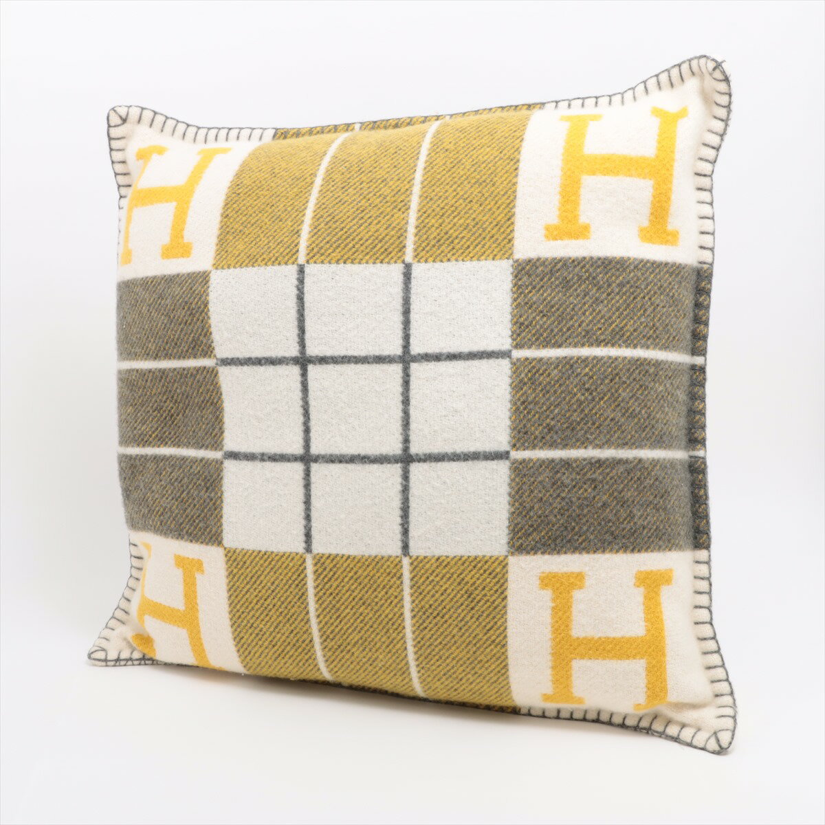 【中古】エルメス アヴァロン クッション ウール×カシミヤ イエローのサムネイル