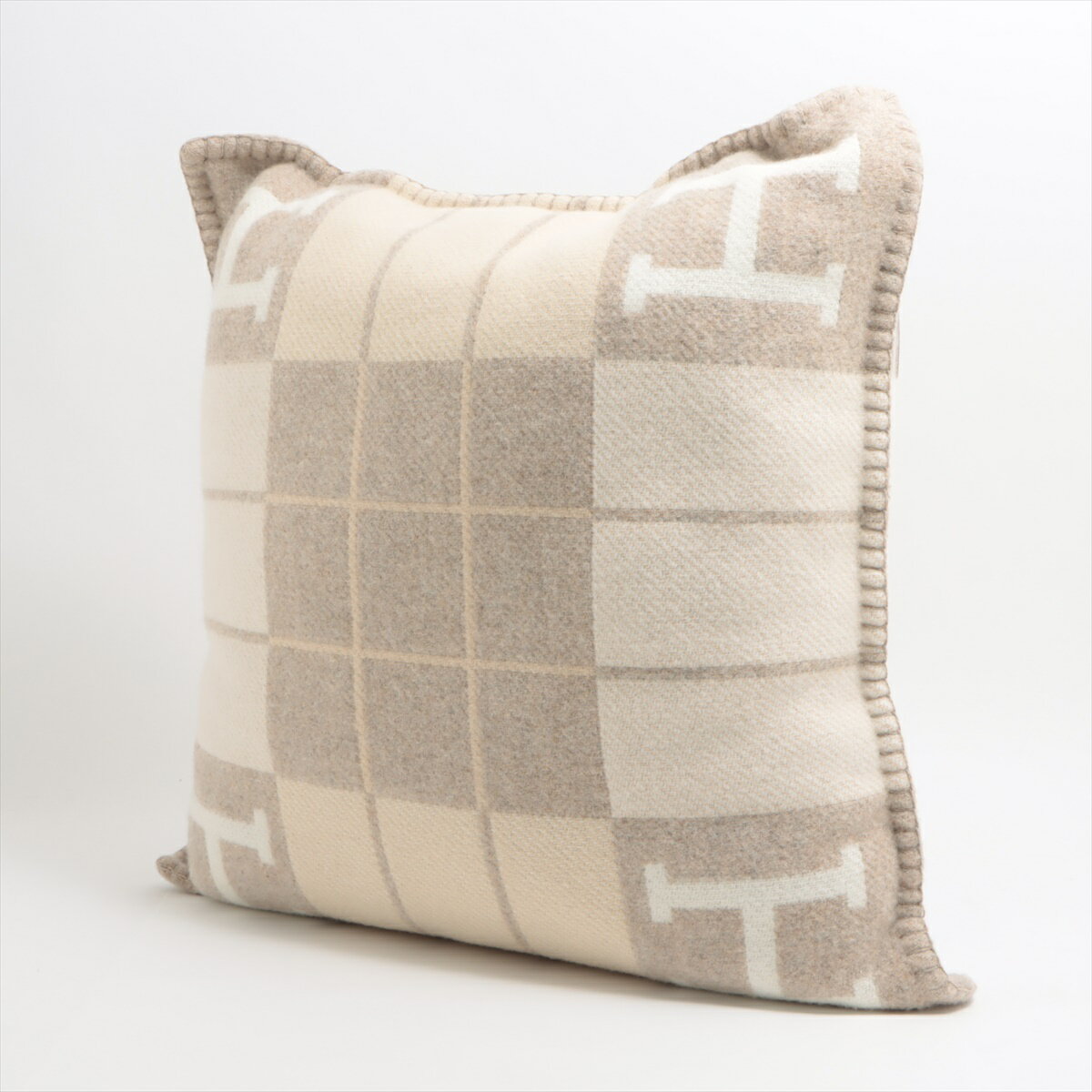 【中古】エルメス アヴァロン クッション ウール×カシミヤ ベージュのサムネイル