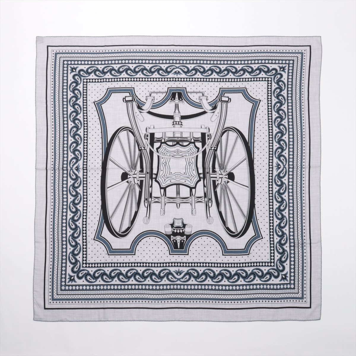 【中古】エルメス カレジェアン LES ROUES DE PHAETON 四輪馬車の車輪 スカーフ カシミヤ×シルク グレーのサムネイル