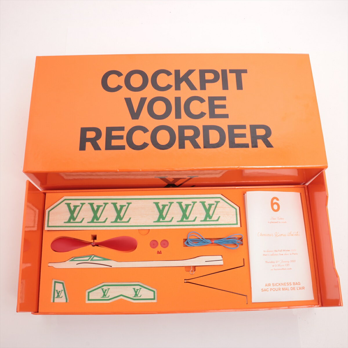 šۥȥ COCKPIT VOICE RECORDER ¾ å ϷԵ COCKPIT VOICE RECORDER