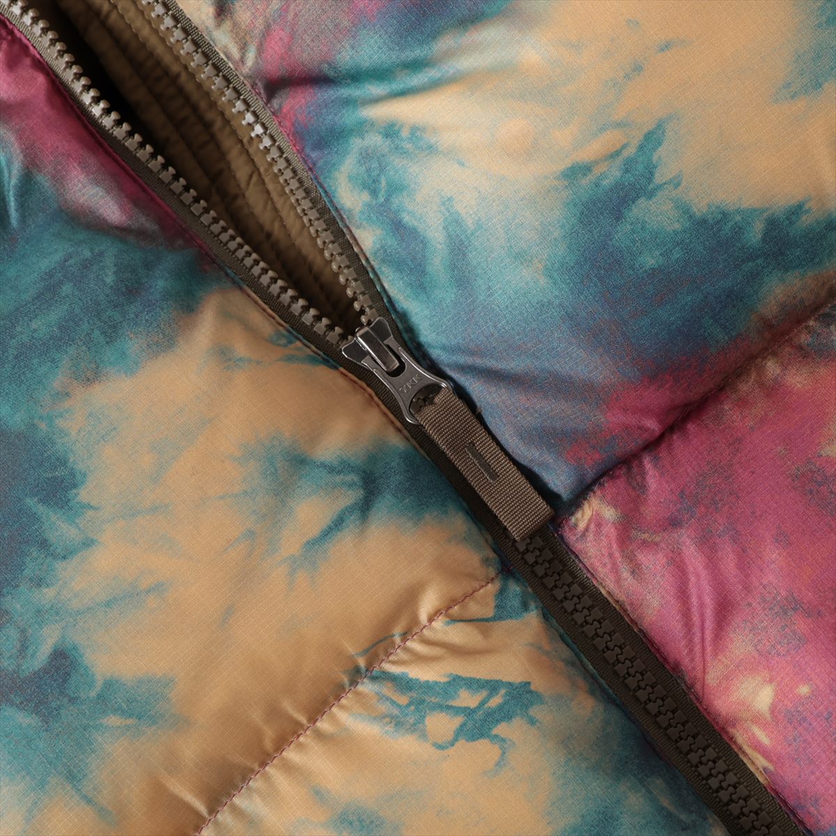 【中古】ノースフェイス ナイロン ダウンジャケット L メンズ カモフラ ND92235 フード収納あり