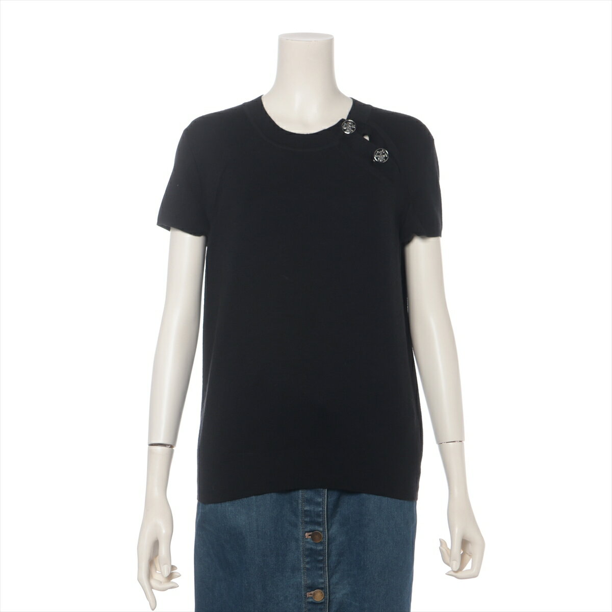 商品番号 A4178622 カテゴリ トップス ブランド エルメス 商品ランク AB サイズ 表記サイズ：38 総丈：約59.5 肩幅：約37.0 身幅：約44.0 袖丈：約15.0 付属品 なし カラー ブラック 素材 カシミヤ×シルク ...