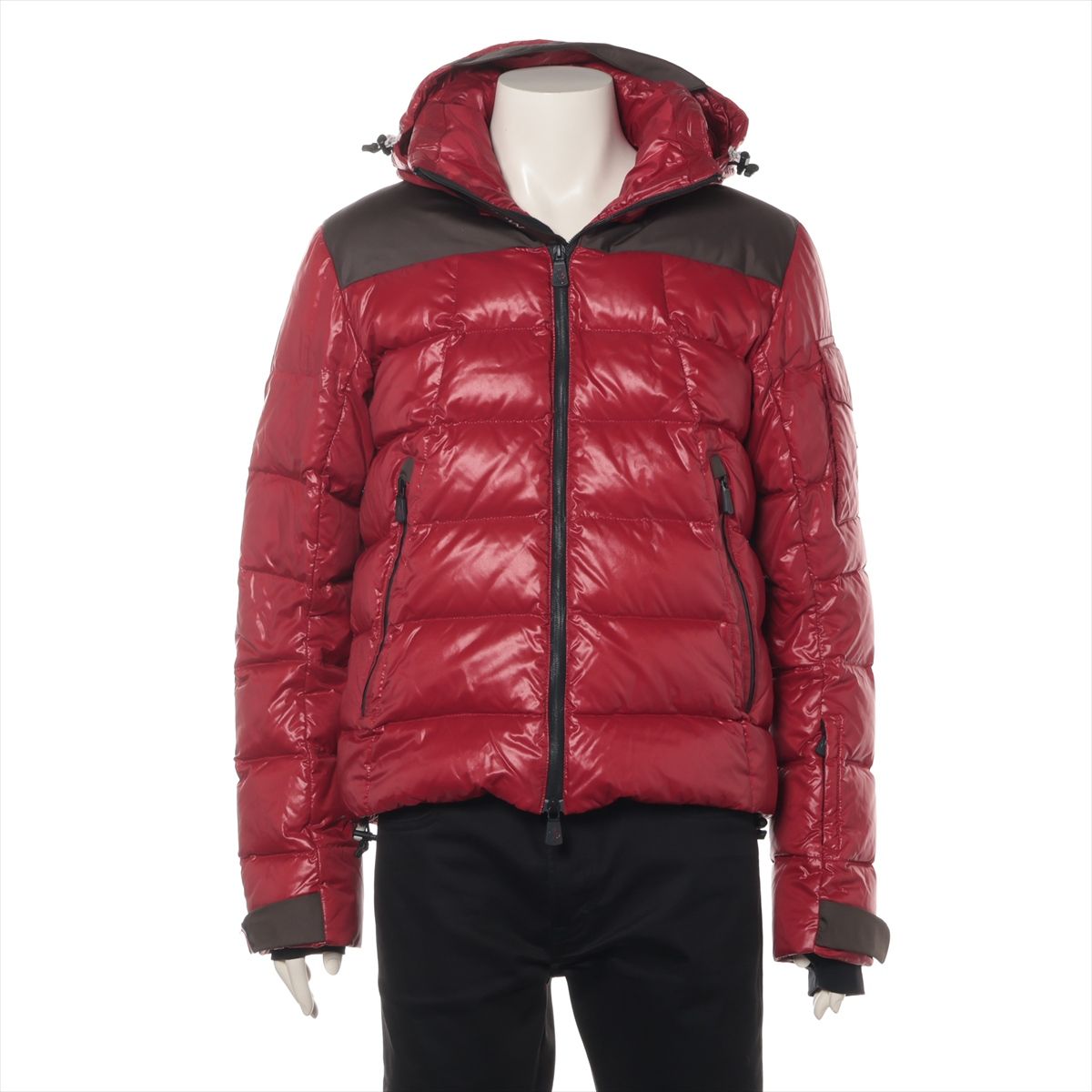 MONCLER 赤 ダウンジャケット❤️実物めちゃくちゃカッコイイ❤️ Moncler 赤 ダウンジャケット フード付き - メルカリ