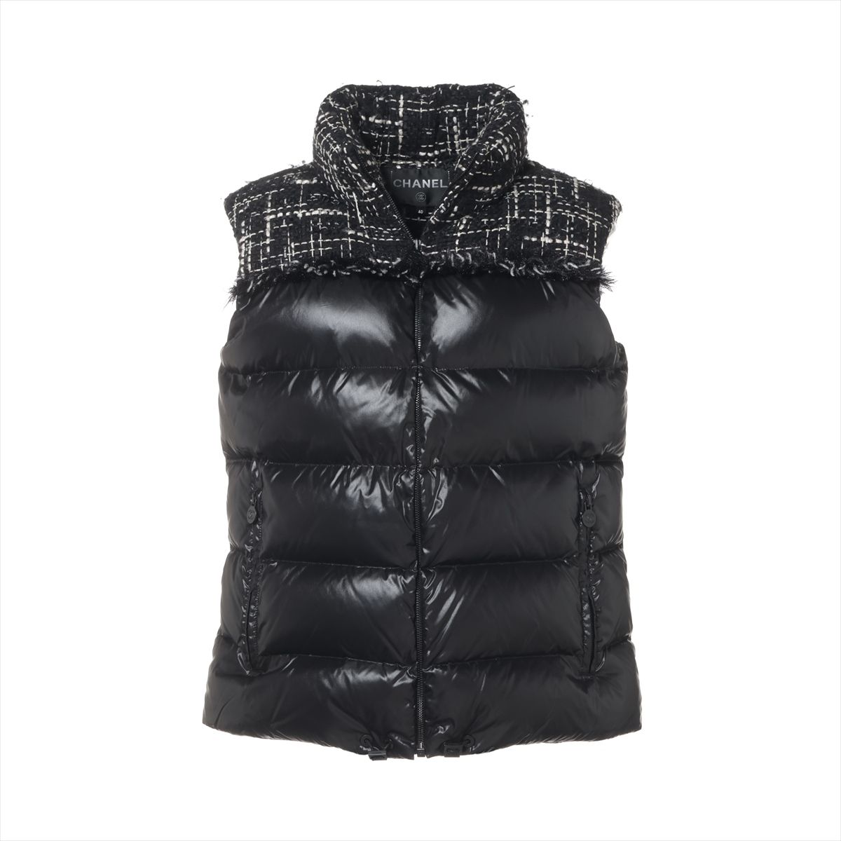 【美品】CHANEL シャネル ダウンベスト イタリア製 CHANEL(シャネル) ダウンベスト(レディース) - ブランド通販のBUYMA