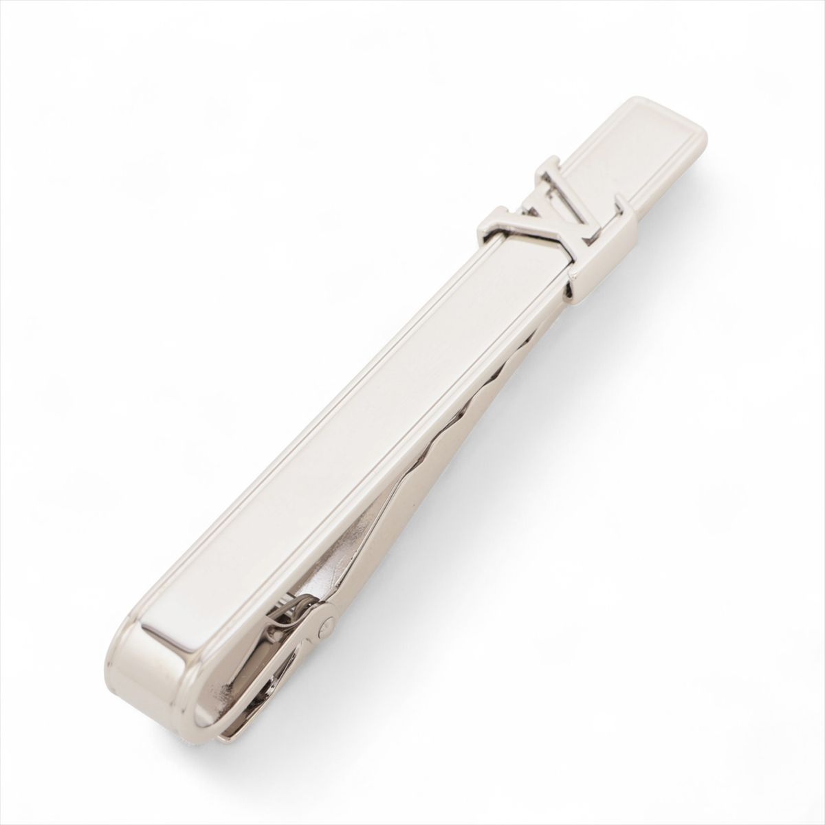 商品番号 A4632161 カテゴリ ネクタイピン ブランド ヴィトン 商品ランク A サイズ W約6.1 x H約0.7 付属品 なし カラー シルバー 素材 GP モデル パンスクラヴァットLVイニシアル 備考 僅かにスレやくすみが見受けられますが、使用感の少ない綺麗なお品物でございます。 サイズガイドはこちら