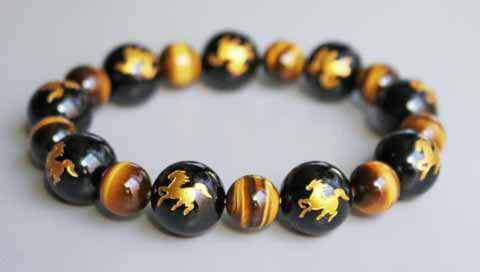 【開運縁起】九頭馬（オニキス）、虎目石　迫力のブレスレット
