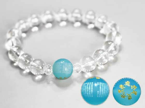 12mmのシーブルーカルセドニー玉に「般若心経」と「干支の梵字」 を彫刻して、あらゆるものを浄化するパワーストーンの基本石の水 晶でまとめた、男女兼用型ブレスレットです。 1個の丸玉に般若心経と7梵字を彫刻したシーブルーカルセドニー は他に...