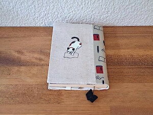 sheepsleep- 和モダンな猫刺繍ブックカバー 文庫判 読書ねこ 4052-ベージュ